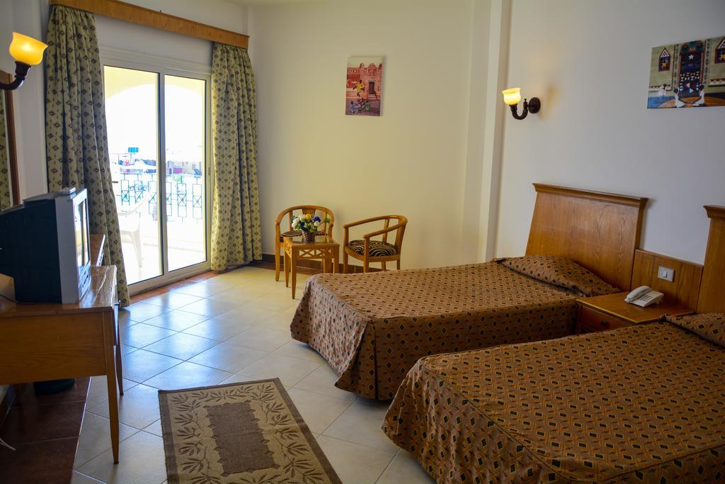 Blue Reef Red Sea Resort Marsa Alam Стая снимка