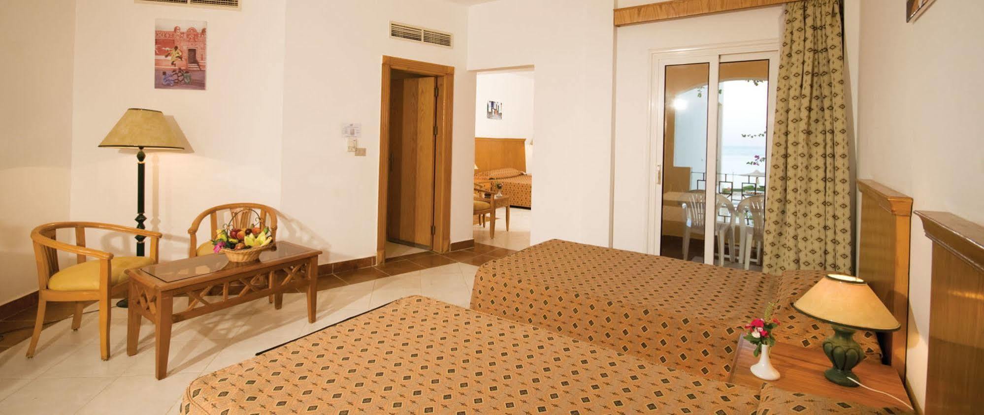 Blue Reef Red Sea Resort Marsa Alam Екстериор снимка
